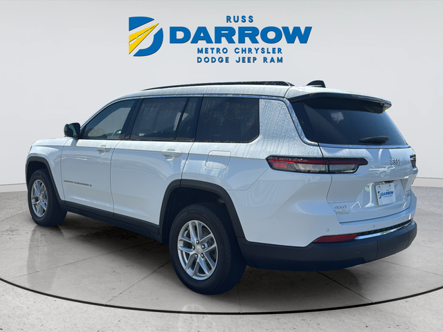 Used 2024 White Jeep Laredo image 3