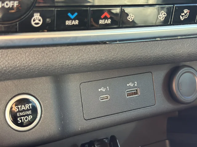 Used 2021 Gray Nissan SL image 13