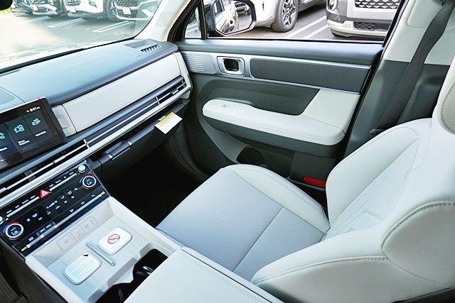 New 2026 Black Hyundai SEL image 26