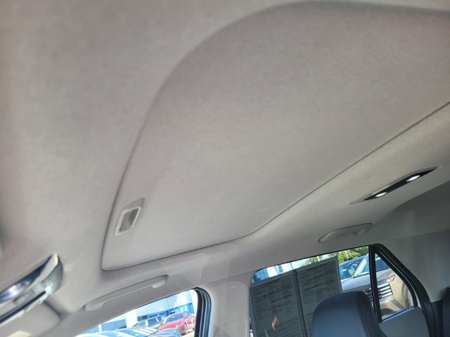Used 2023 White Kia Wave image 21
