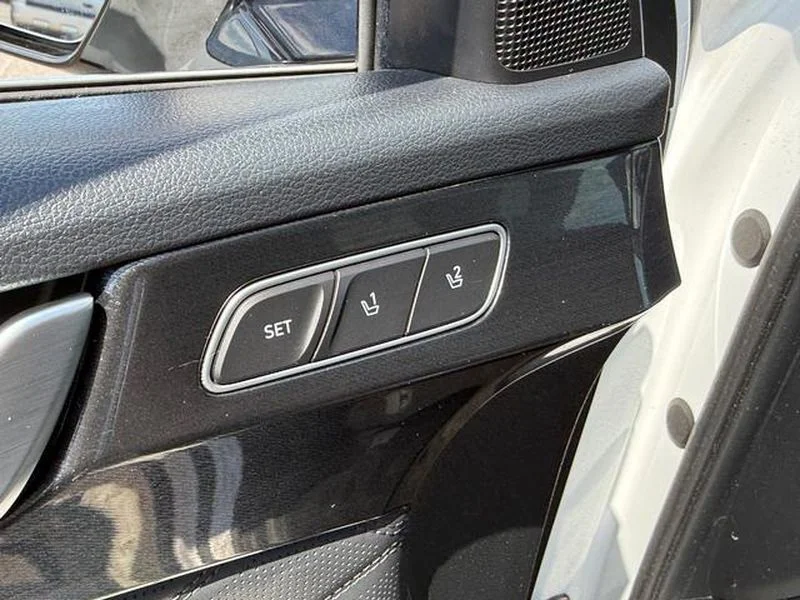 Used 2022 Hyper White Hyundai Calligraphy image 18