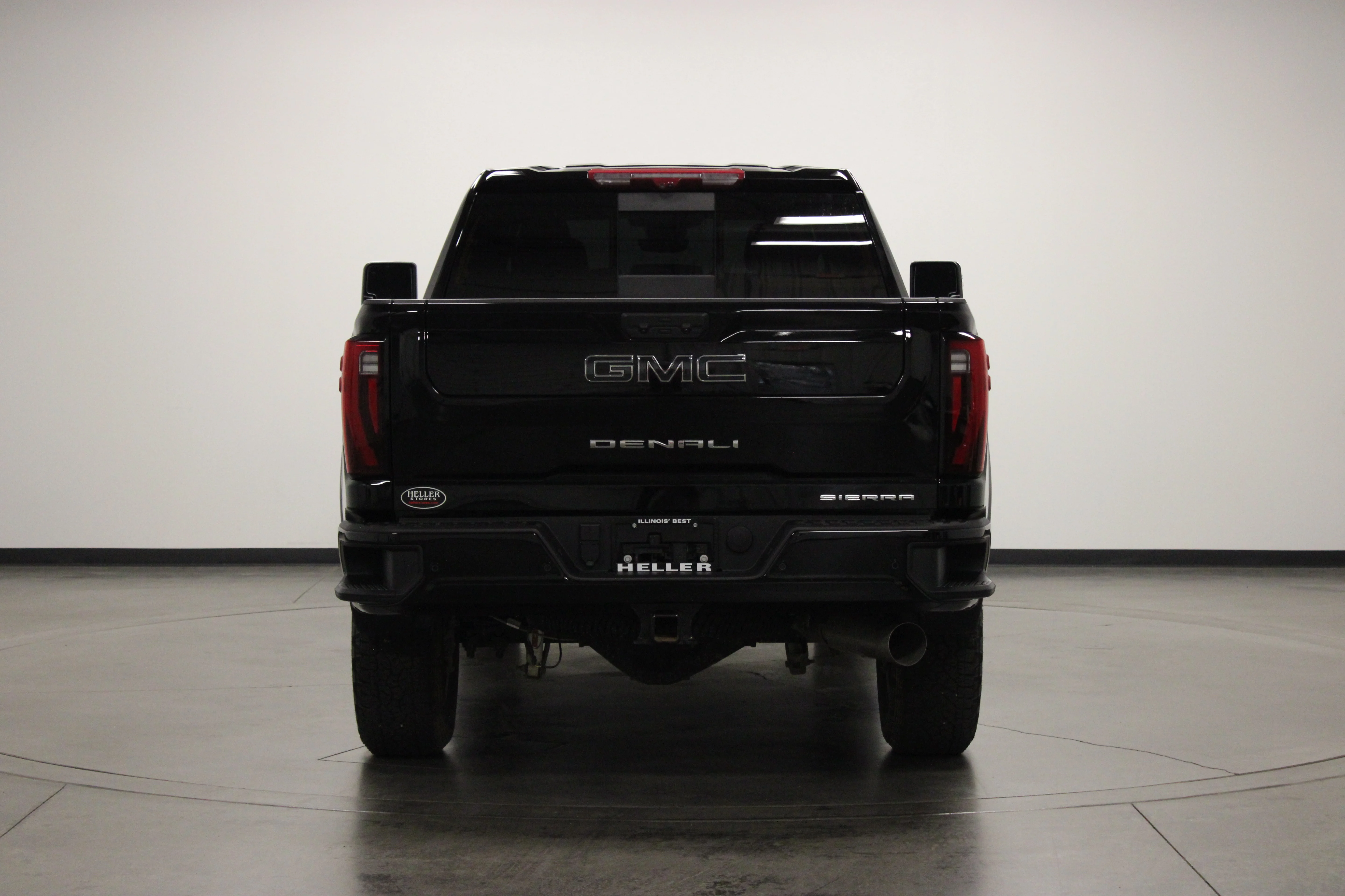 Used 2025 Onyx Black GMC Denali Ultimate image 7