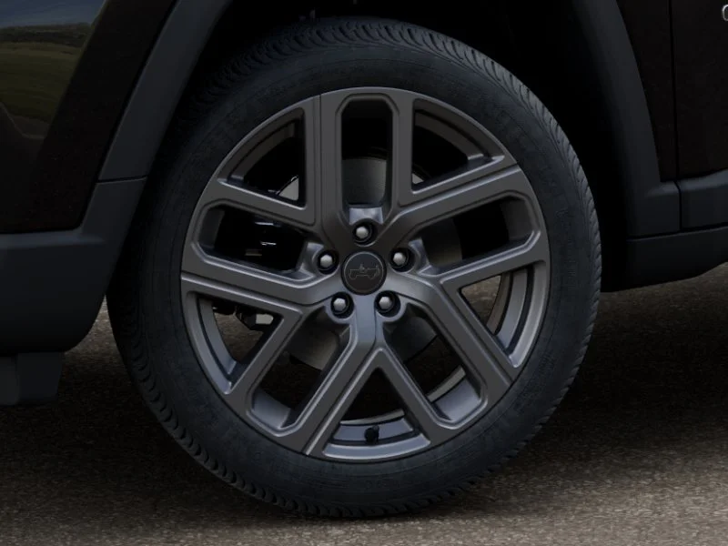 New 2026 Diamond Black Crystal Pearlcoat Jeep Latitude image 34