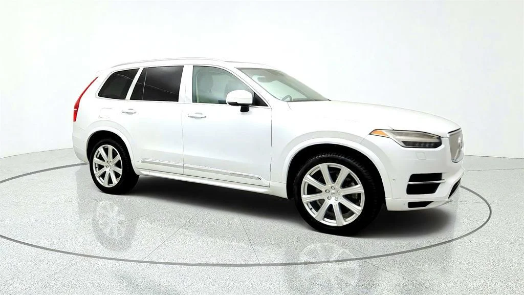 Used 2017 Crystal White Pearl Volvo T8 eAWD Plug-In Hybrid 7-Passenger Excellence image 3
