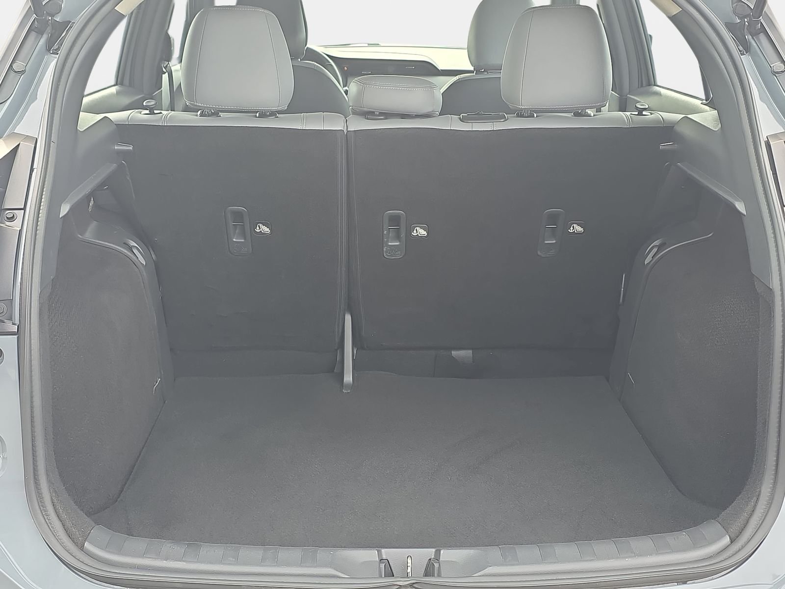 Used 2024 Gray Nissan SR image 12