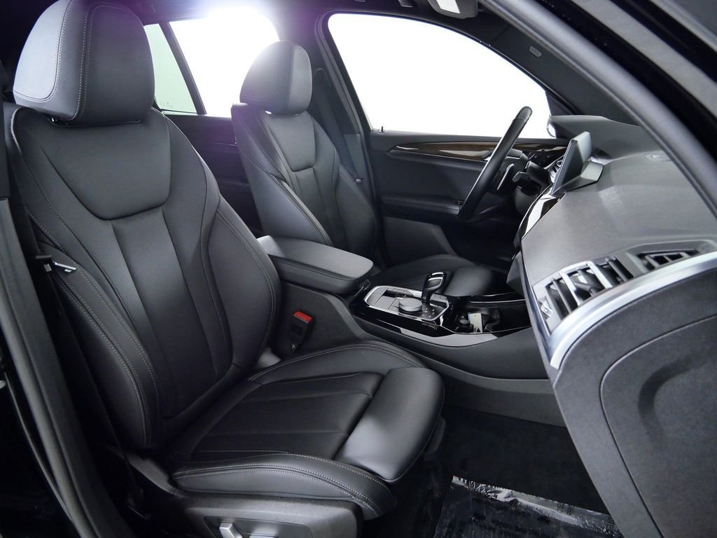 Used 2022 Black BMW xDrive30i image 21