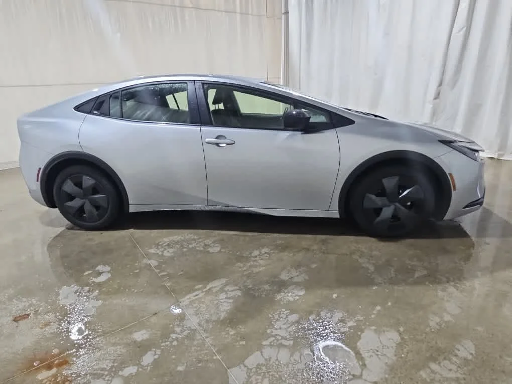 Used 2025 CUTTING EDGE Toyota LE image 7