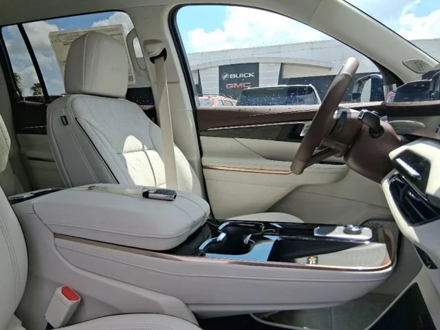 New 2026 Iridescent White Tricoat Buick Avenir image 19
