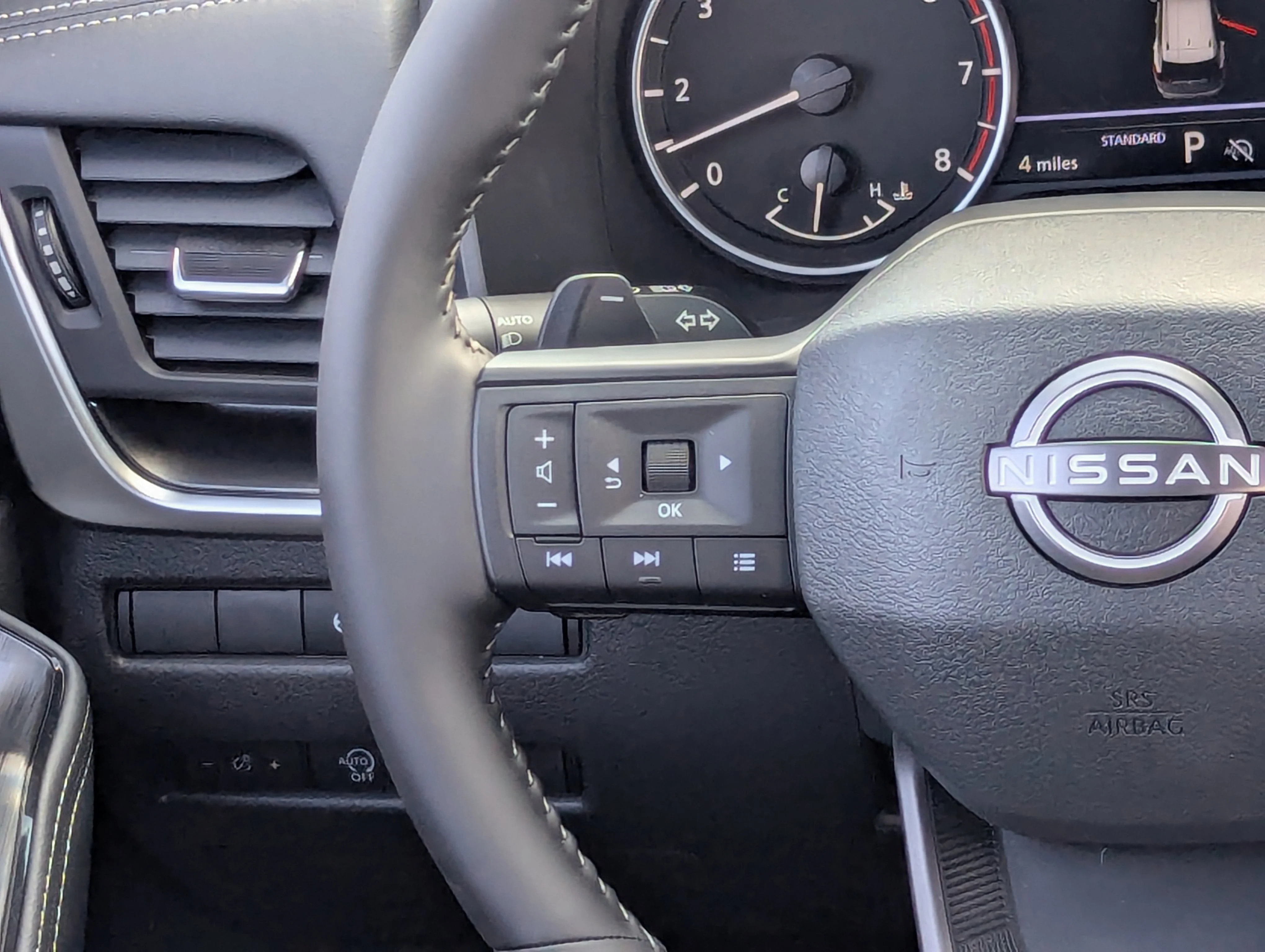 2026 Nissan Rogue SV - Photo 17