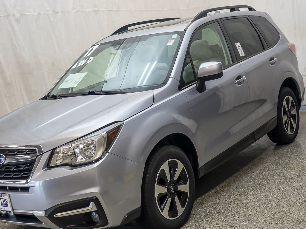 Certified Used 2017 Ice Silver Metallic Subaru 2.5i Premium image 4