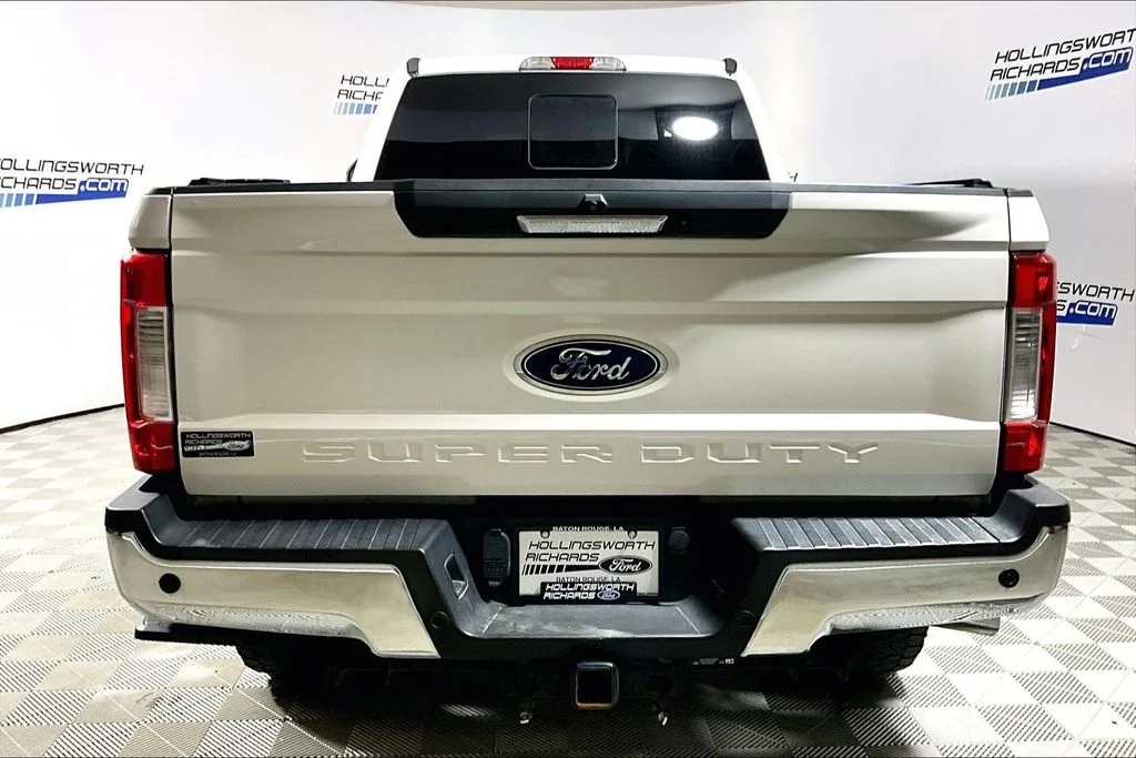 Certified Used 2018 White Platinum Clearcoat Metallic Ford Lariat image 4