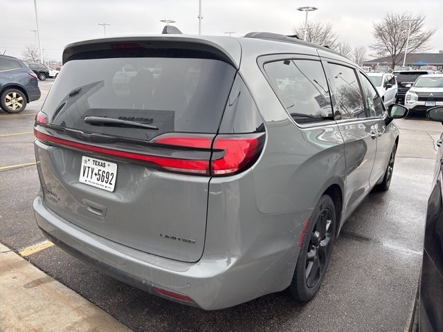 Certified 2025 Chrysler Pacifica Limited with VIN 2C4RC1GG4SR520282 for sale in Shakopee, Minnesota