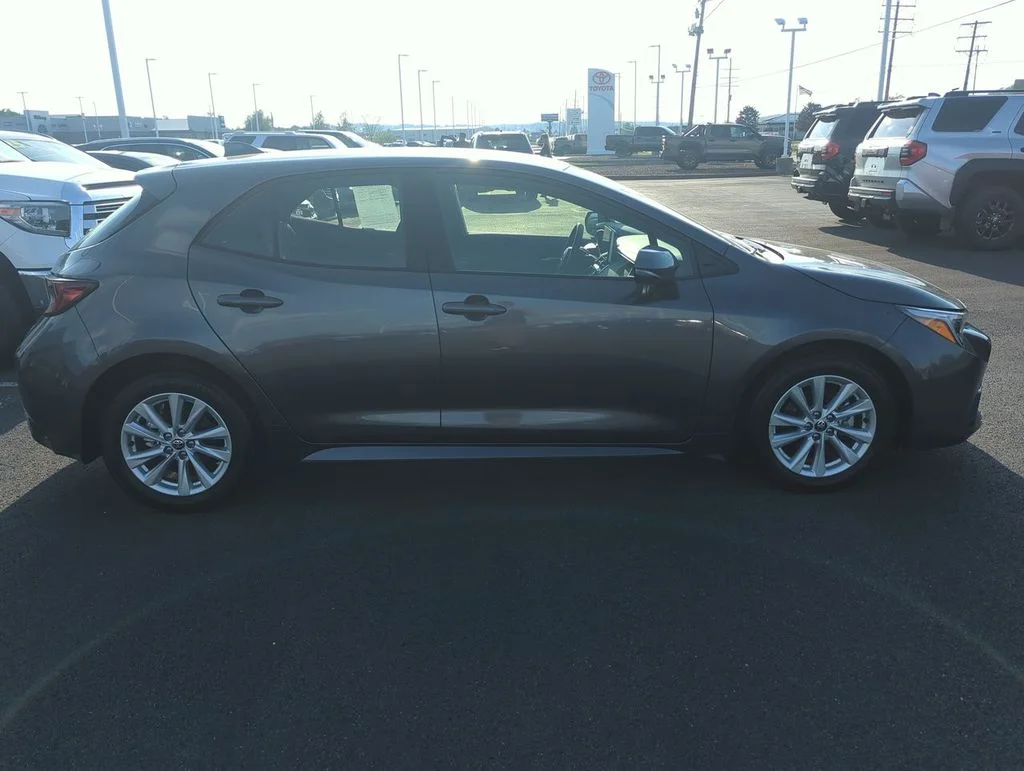 Used 2025 Gray Toyota SE image 9