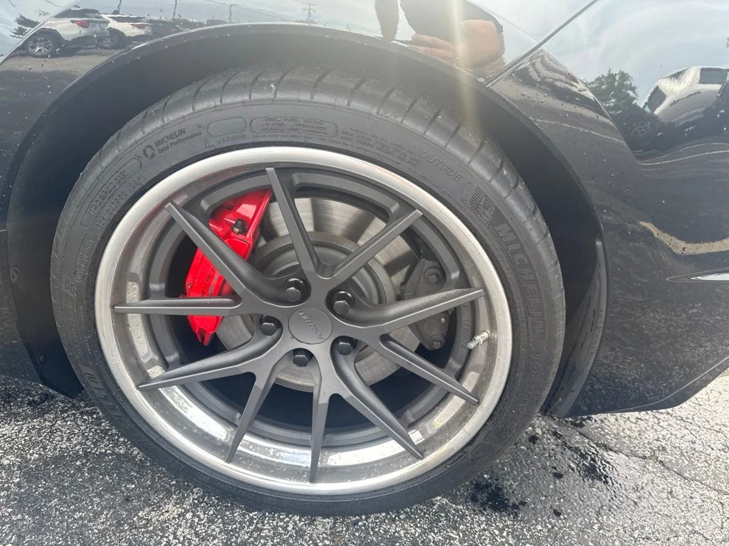 Used 2021 Black Chevrolet Stingray image 40