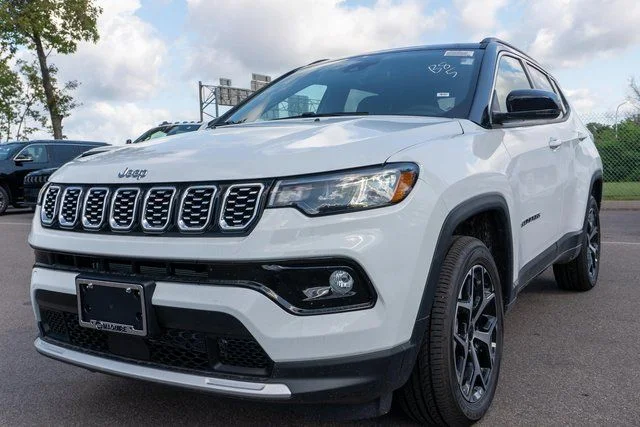 New 2026 Bright White Clear-Coat Exterior Paint Jeep Limited image 2