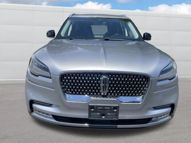 Used 2020 Silver Lincoln Reserve image 12
