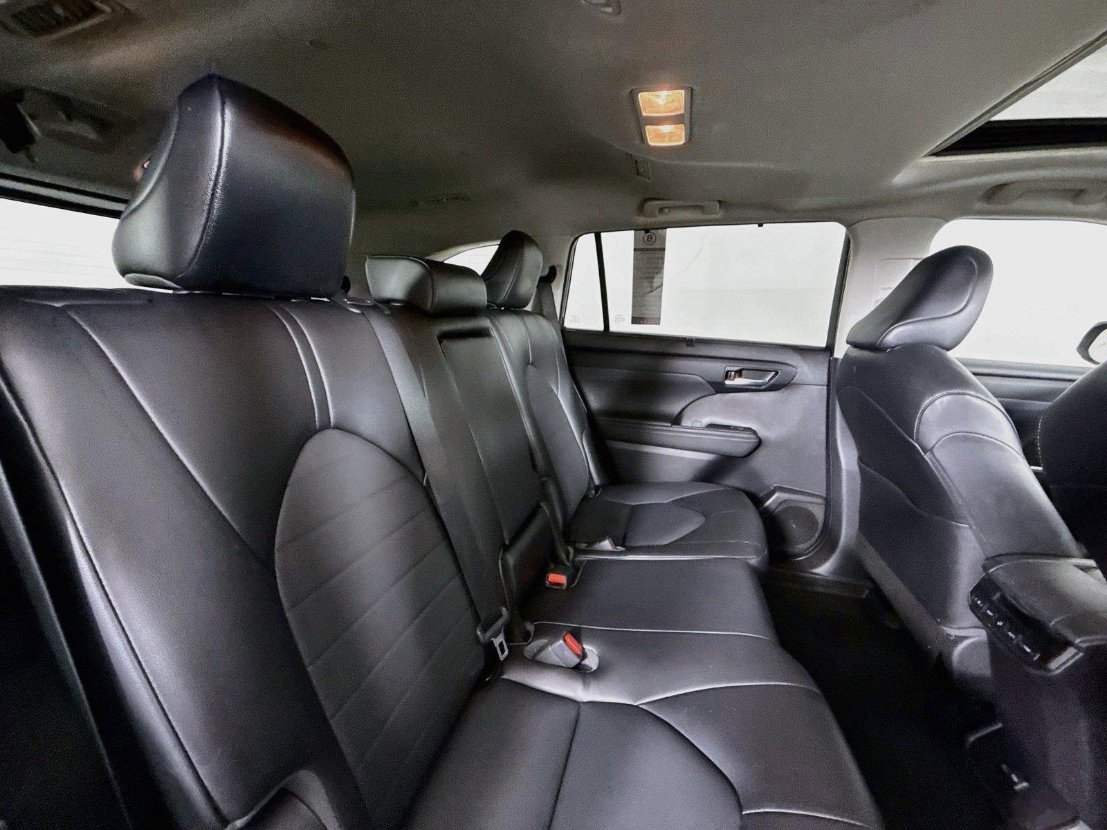 Used 2022 Midnight Black Metallic Toyota XLE image 41