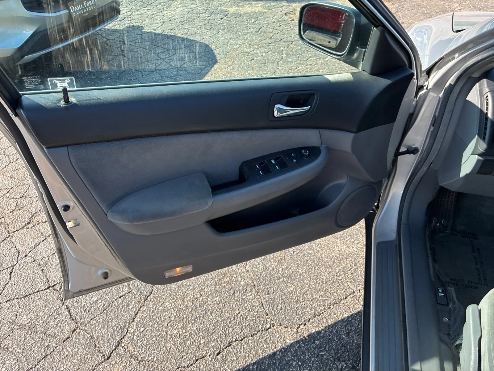 Used 2007 Silver Honda LX SE image 18