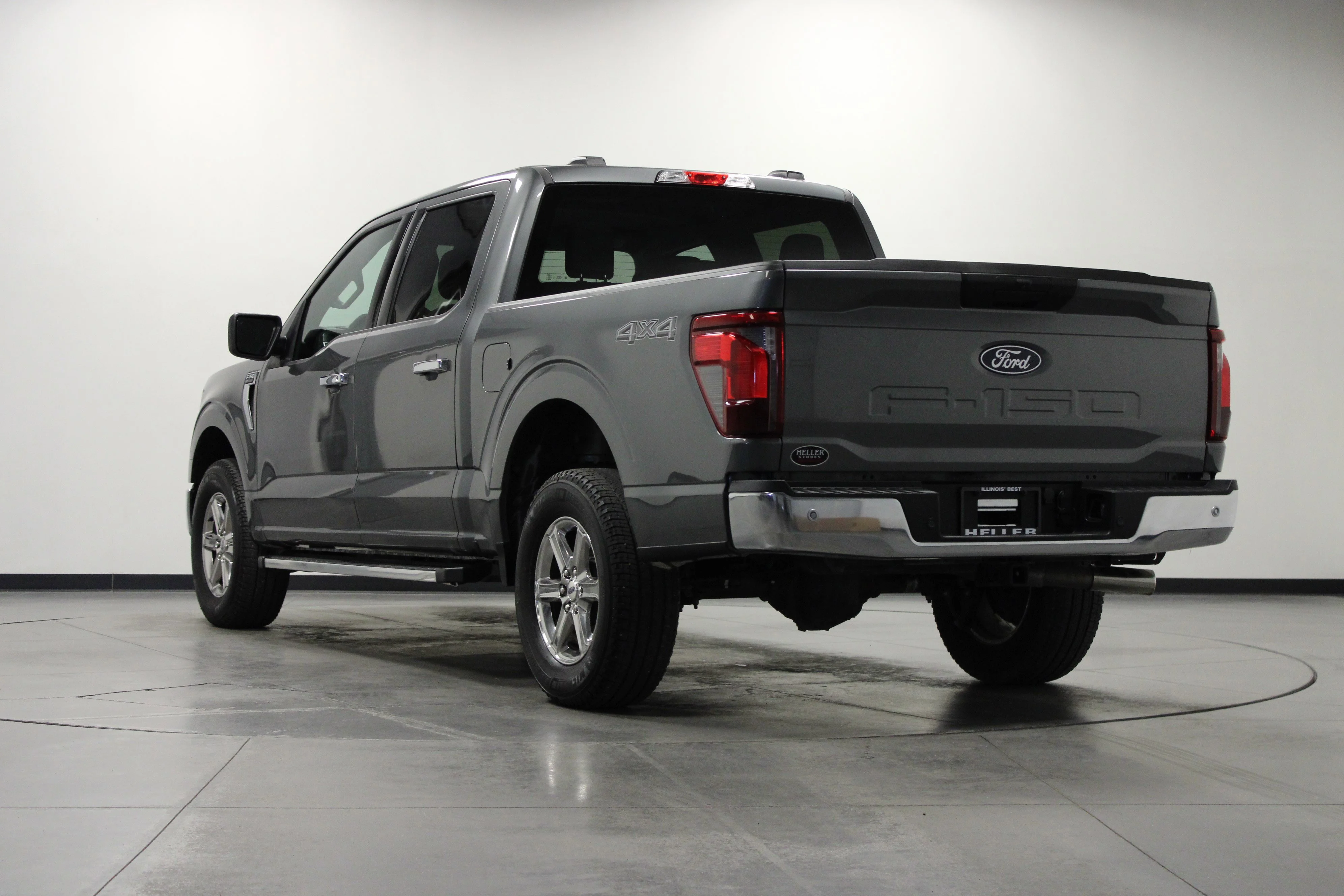 Used 2025 Carbonized Gray Metallic Ford XLT image 6