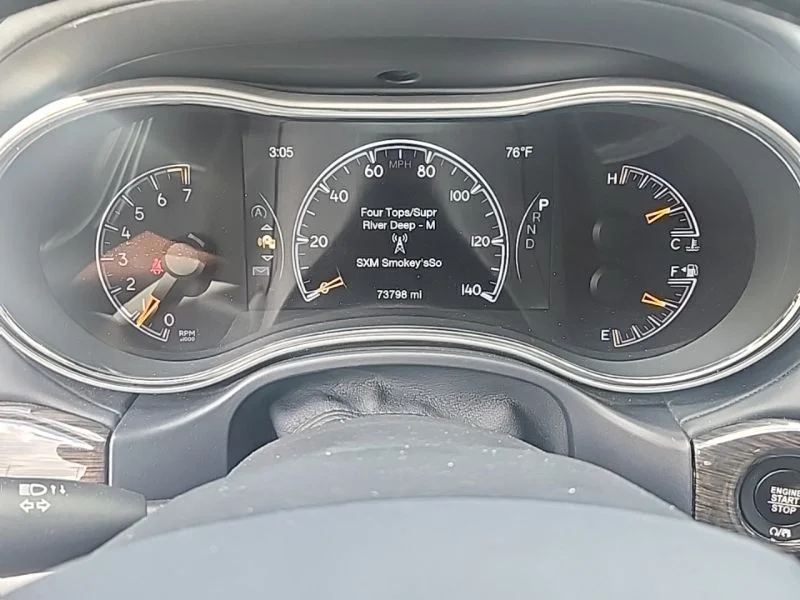 Used 2018 White Jeep Summit image 10