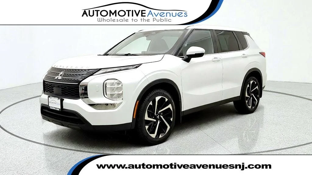 Used 2022 White Diamond Mitsubishi ES S-AWC w/ Convenience Package & 20