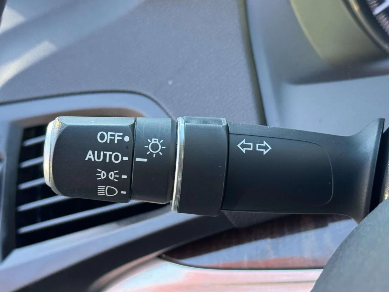 Used 2020 pewter gray metallic Acura Standard image 27