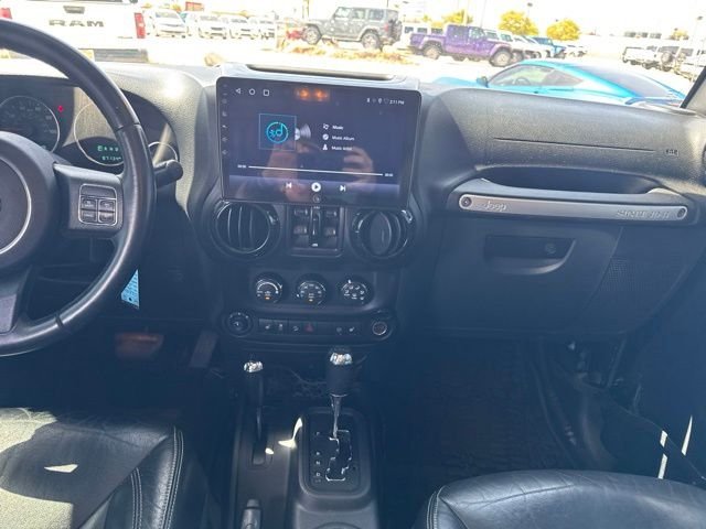 2015 Jeep Wrangler Unlimited Sahara - Photo 12
