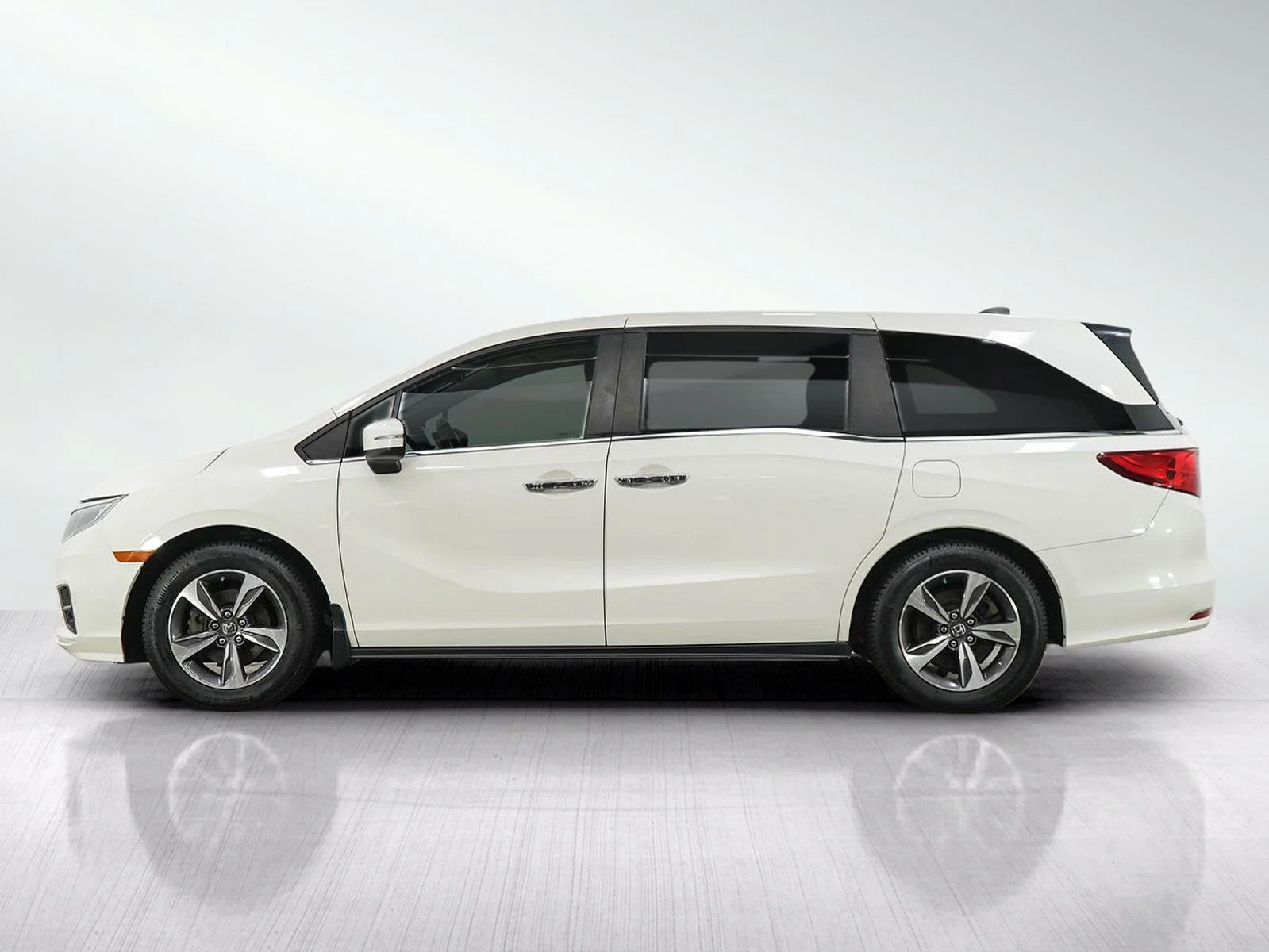 Used 2019 Honda Odyssey EX with VIN 5FNRL6H40KB510880 for sale in Burnsville, Minnesota