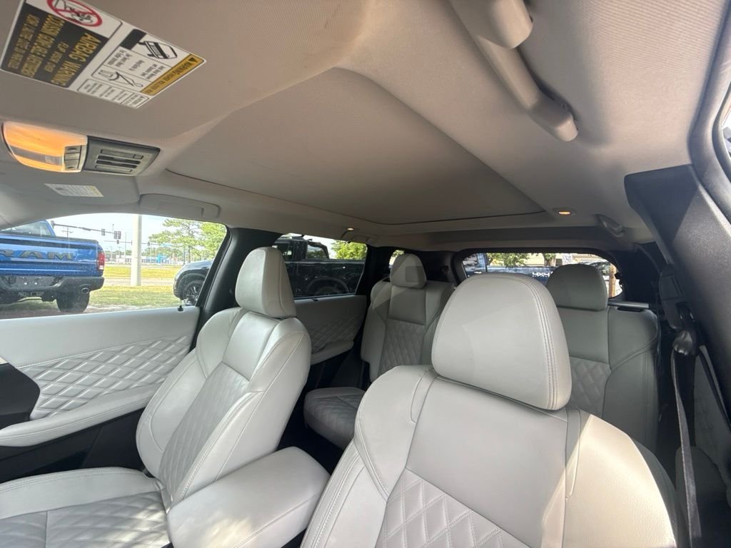 Used 2024 Gray Mitsubishi SEL Platinum Edition image 16
