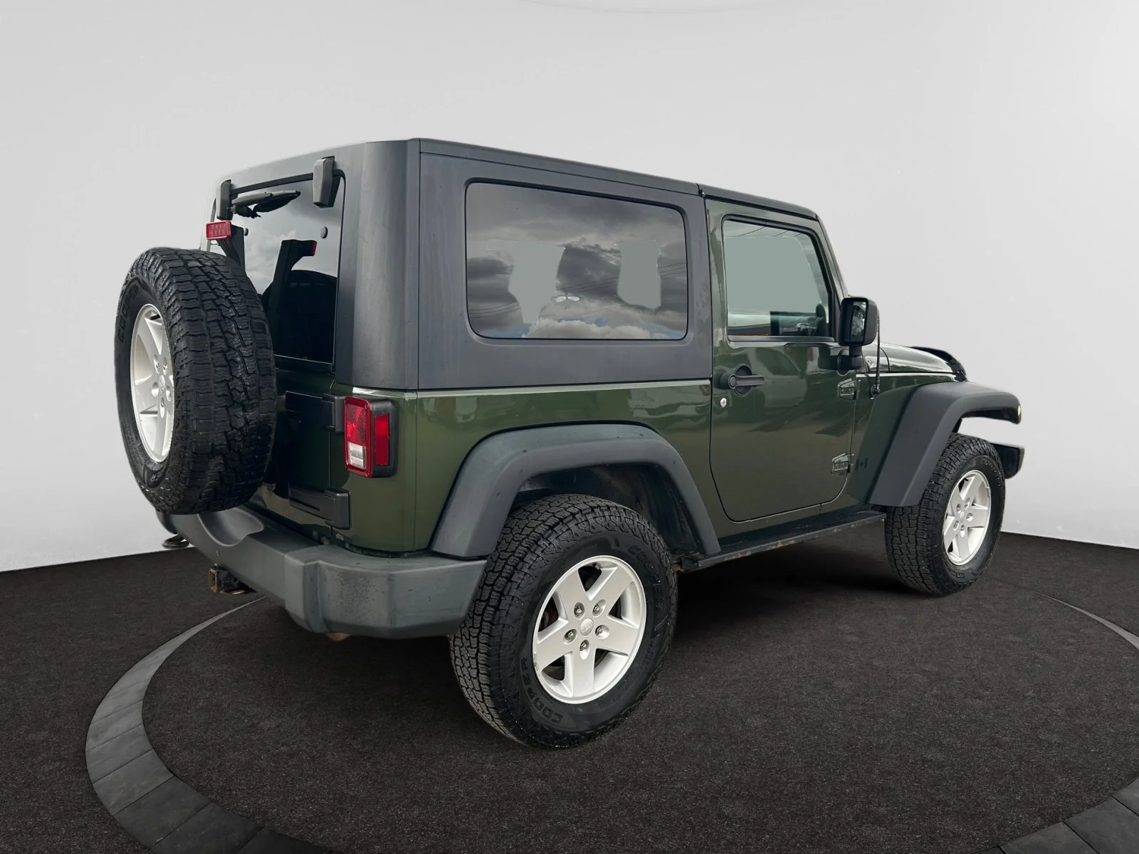 Used 2009 Jeep Green Metallic Jeep X image 5