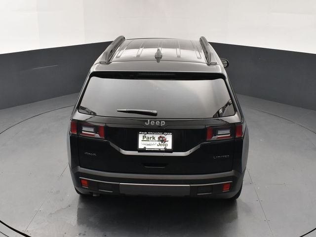 New 2026 Diamond Black Crystal Pearl-Coat Exterior Paint Jeep Limited image 17