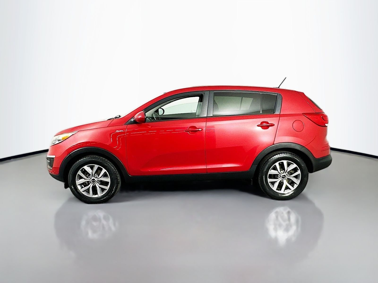 Used 2014 Signal Red Kia LX image 4