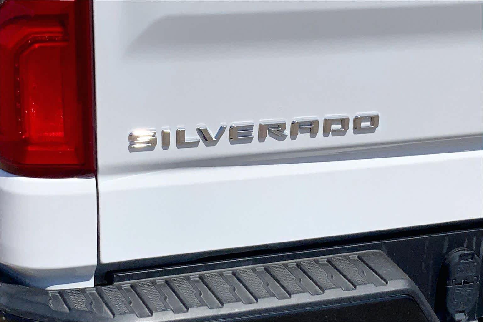 Used 2024 Summit White Chevrolet LT Trail Boss image 18