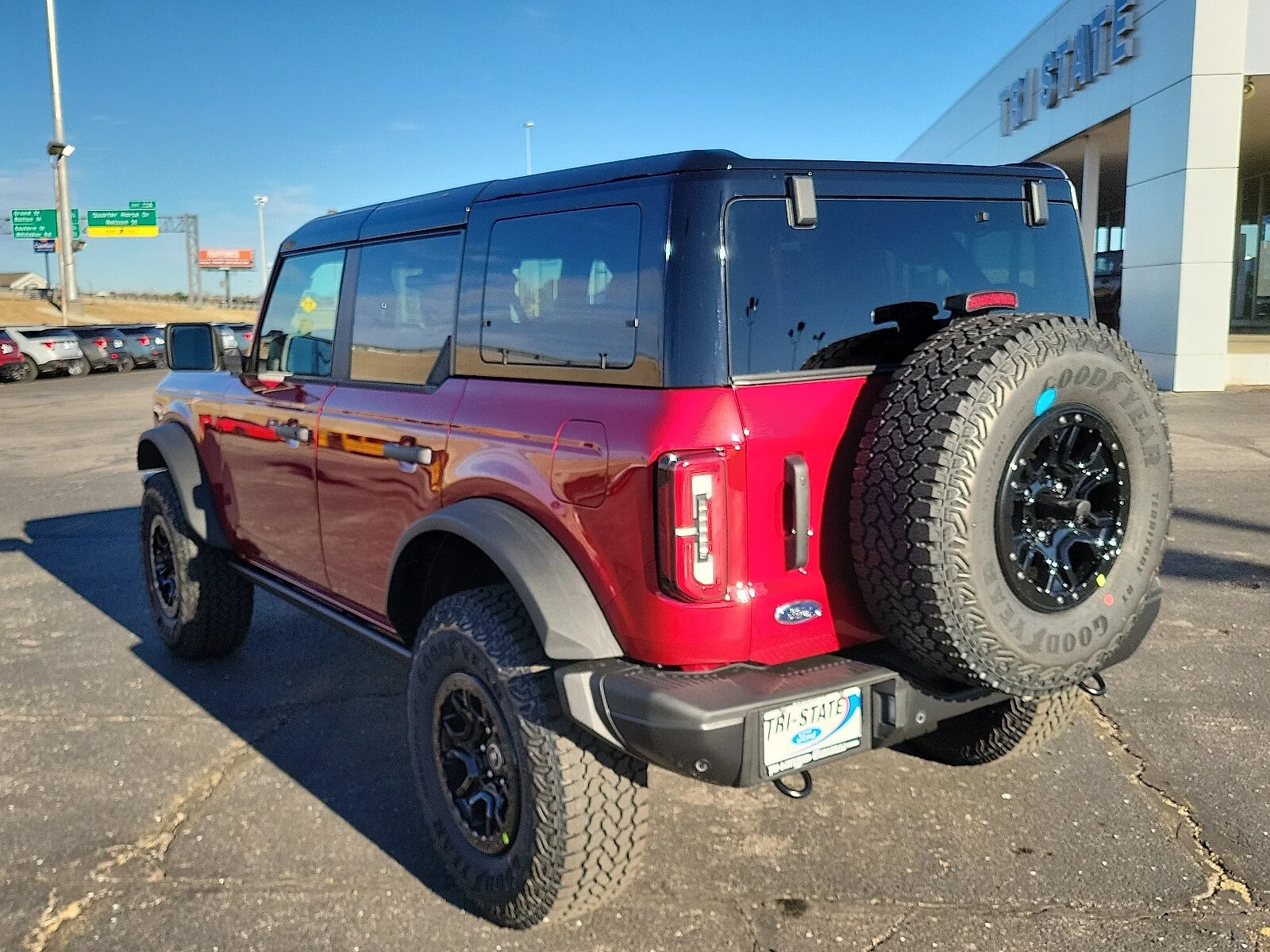 New 2025 Ruby Red Metallic Tinted Clearcoat Ford Badlands&reg; image 3