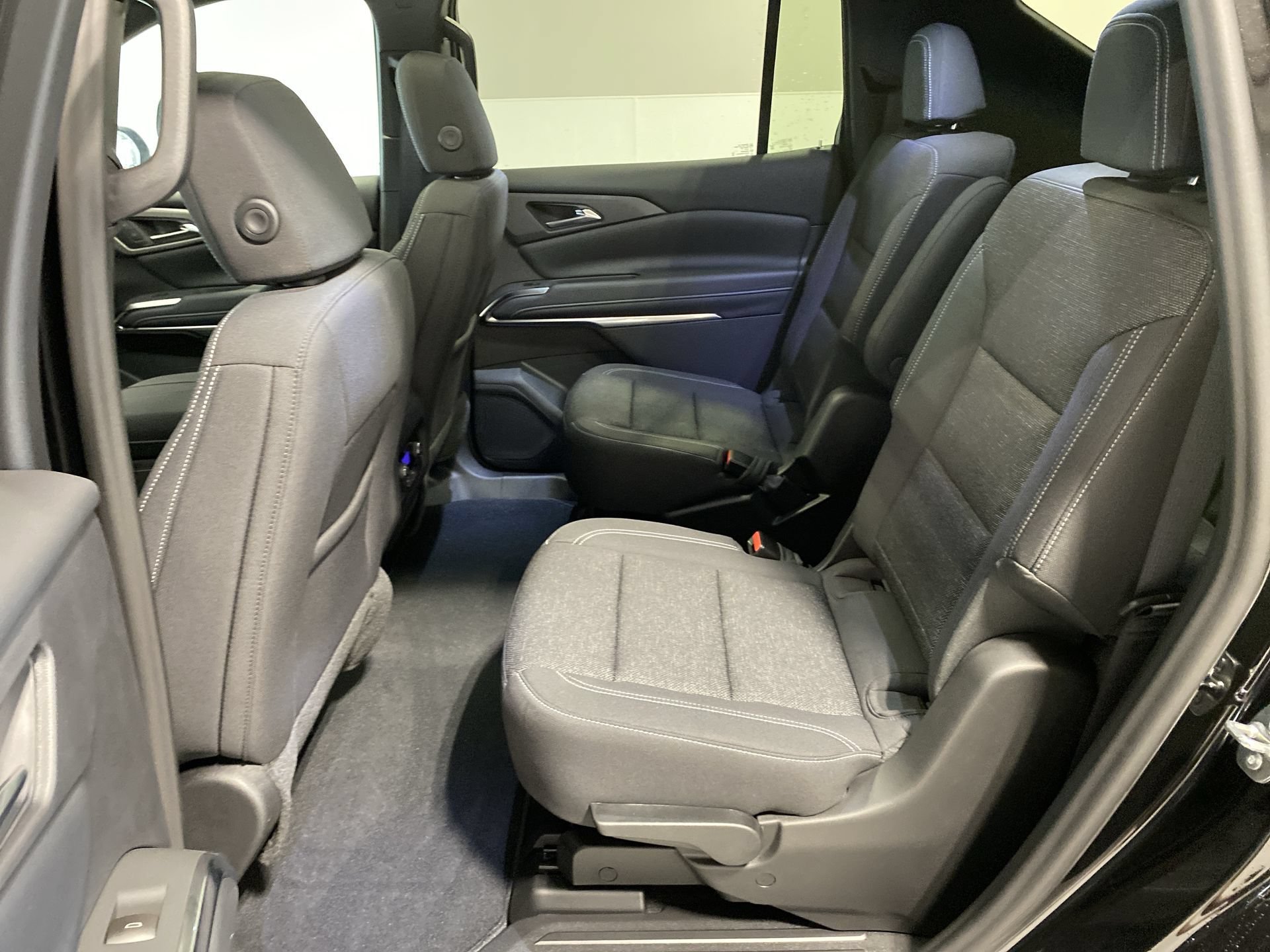 2027 Chevrolet Traverse LT - Photo 24