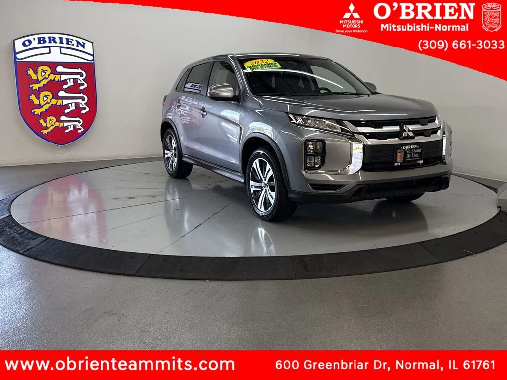 Used 2022 Mercury Gray Metallic Mitsubishi 2.0 SE image 1