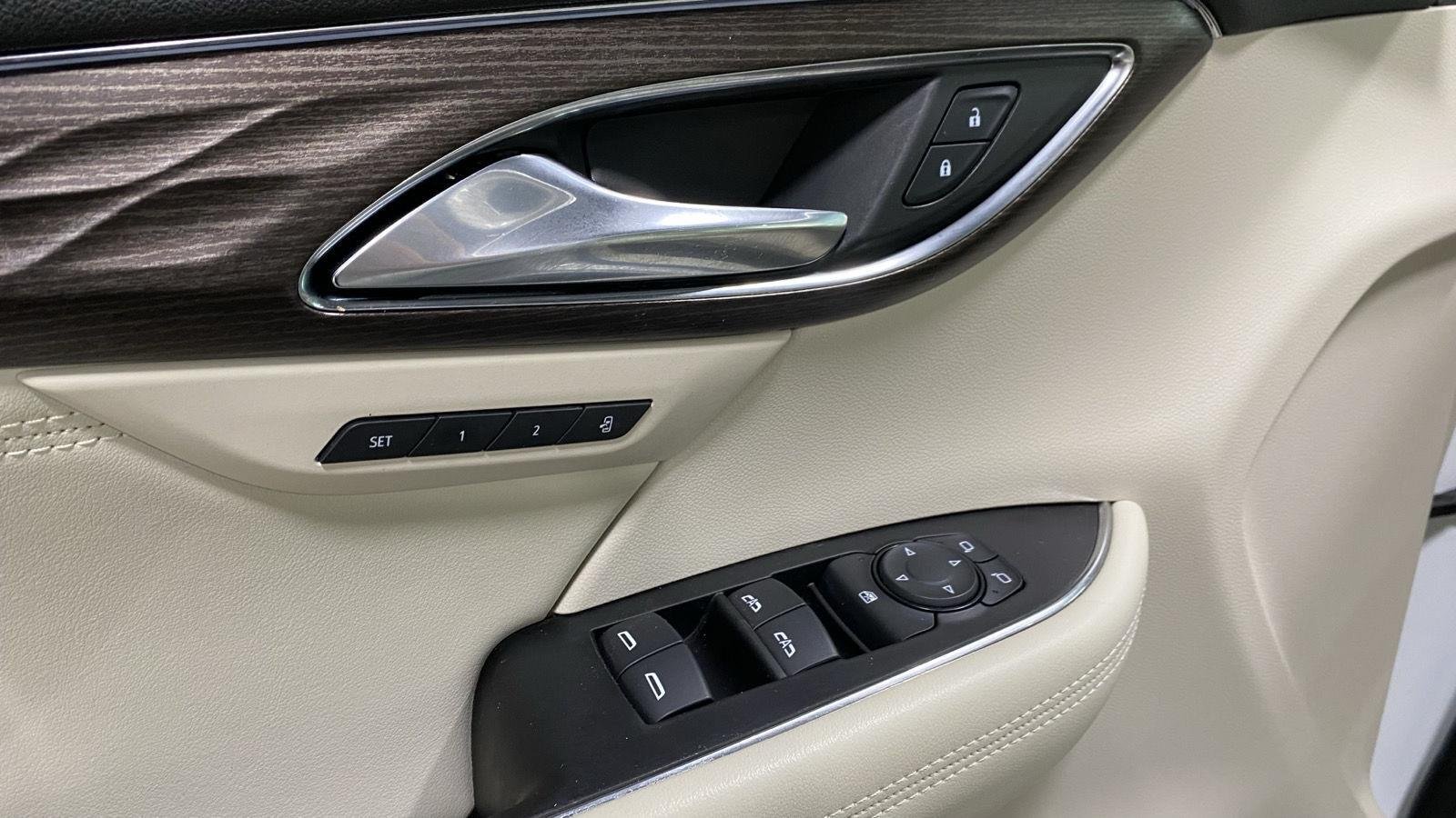Used 2023 White Frost Tricoat Buick Avenir image 31
