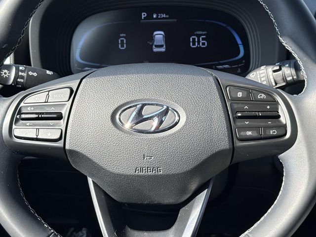 2023 Hyundai Venue Limited - Photo 17