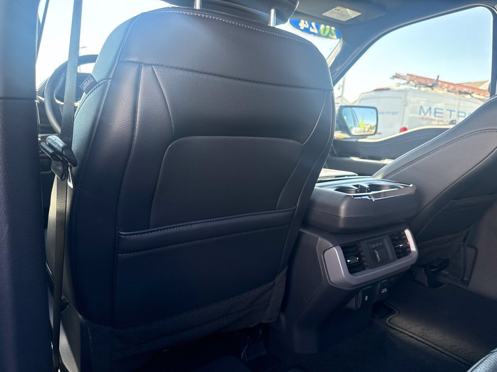 Used 2024  Ford Lariat image 42