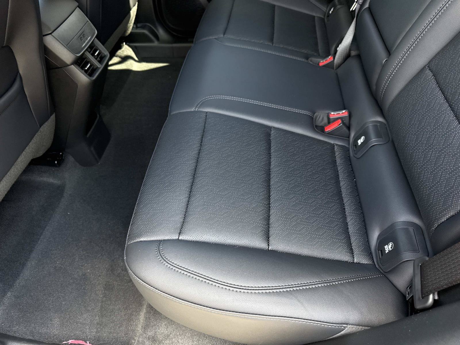 2027 Chevrolet Equinox LT - Photo 10