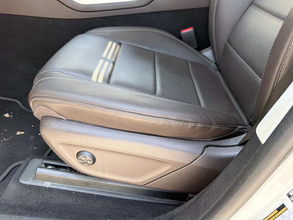 Certified Used 2022 White Mercedes-Benz GLE 350 image 17