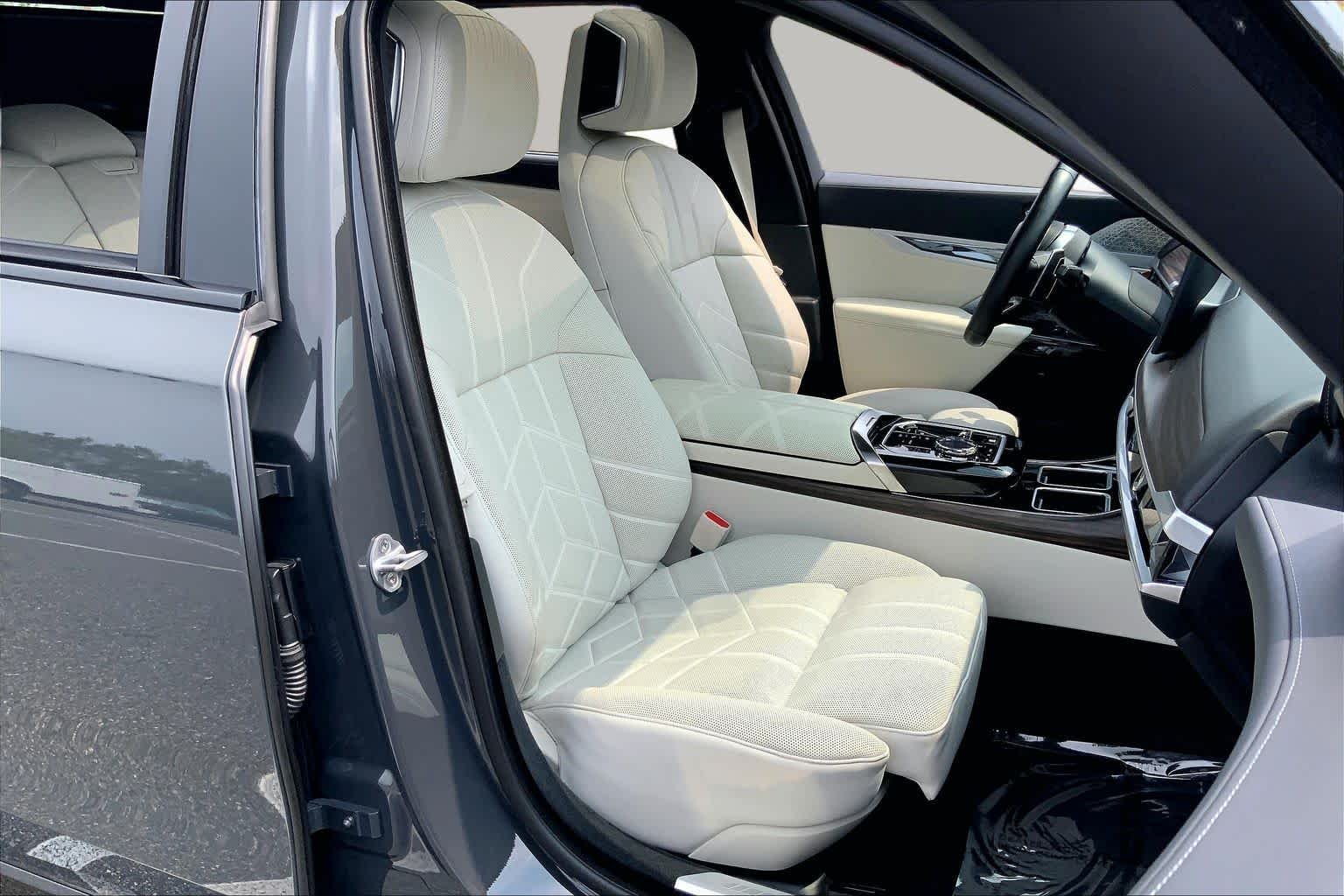 Certified Pre-Owned 2023 BMW 760i 760i XDrive