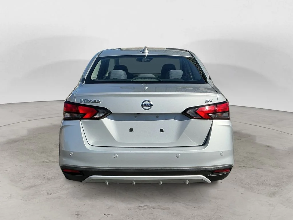 Used 2020 Silver Nissan 1.6 SV image 3