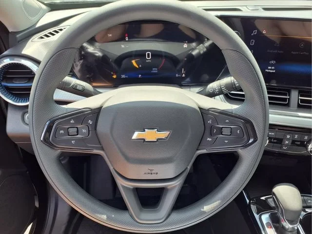 New 2026 Mosaic Black Metallic Chevrolet LT image 8