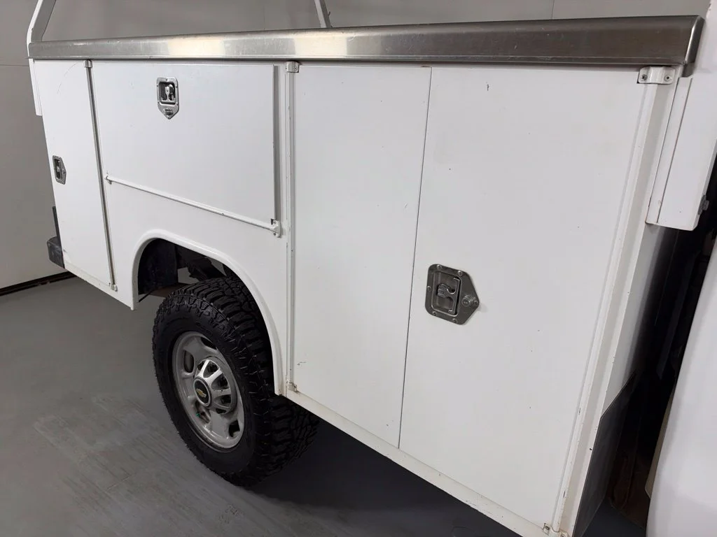 Used 2016 SUMMIT WHITE Chevrolet Work Truck image 15