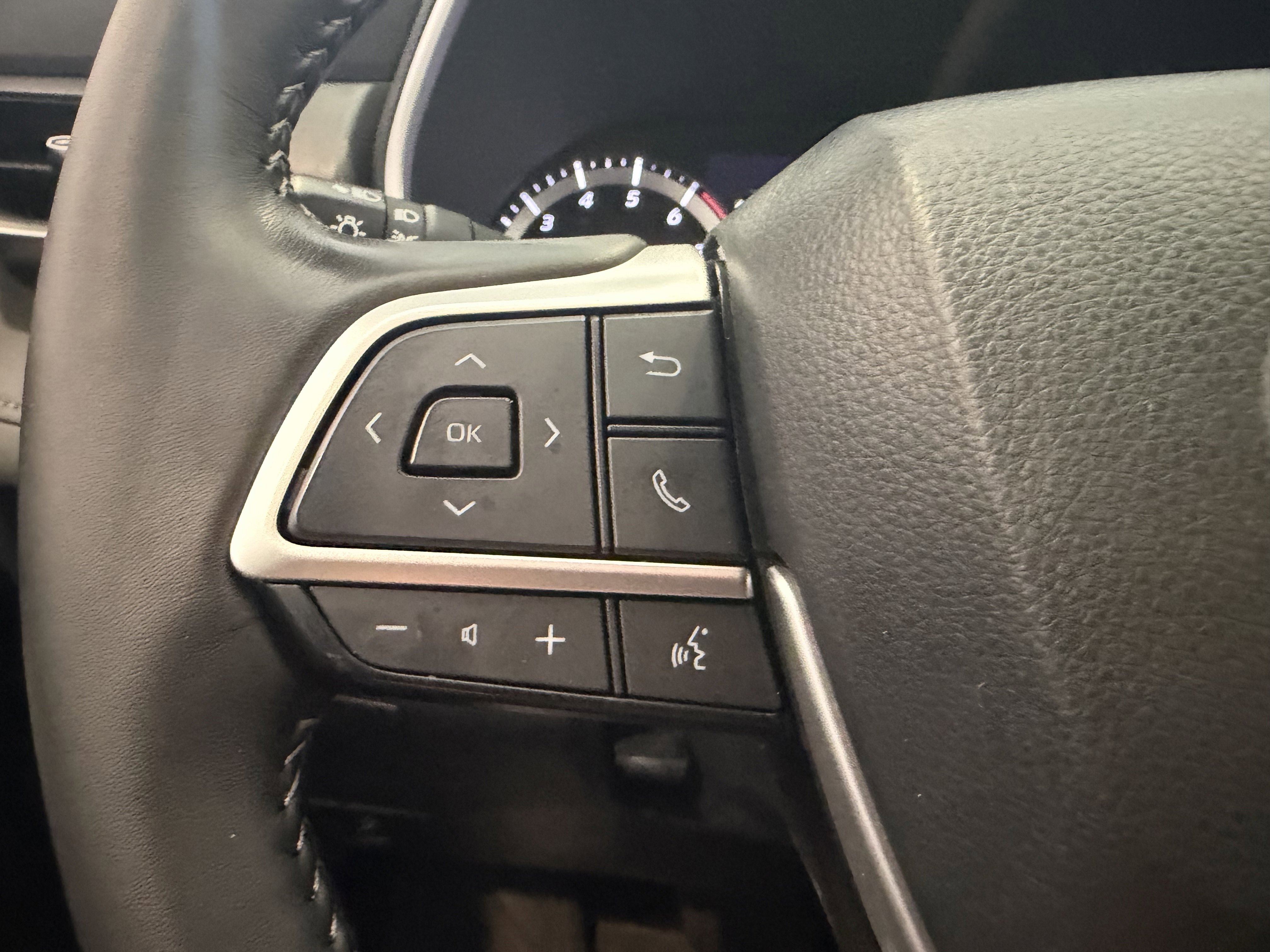 2023 Toyota Highlander XLE - Photo 14