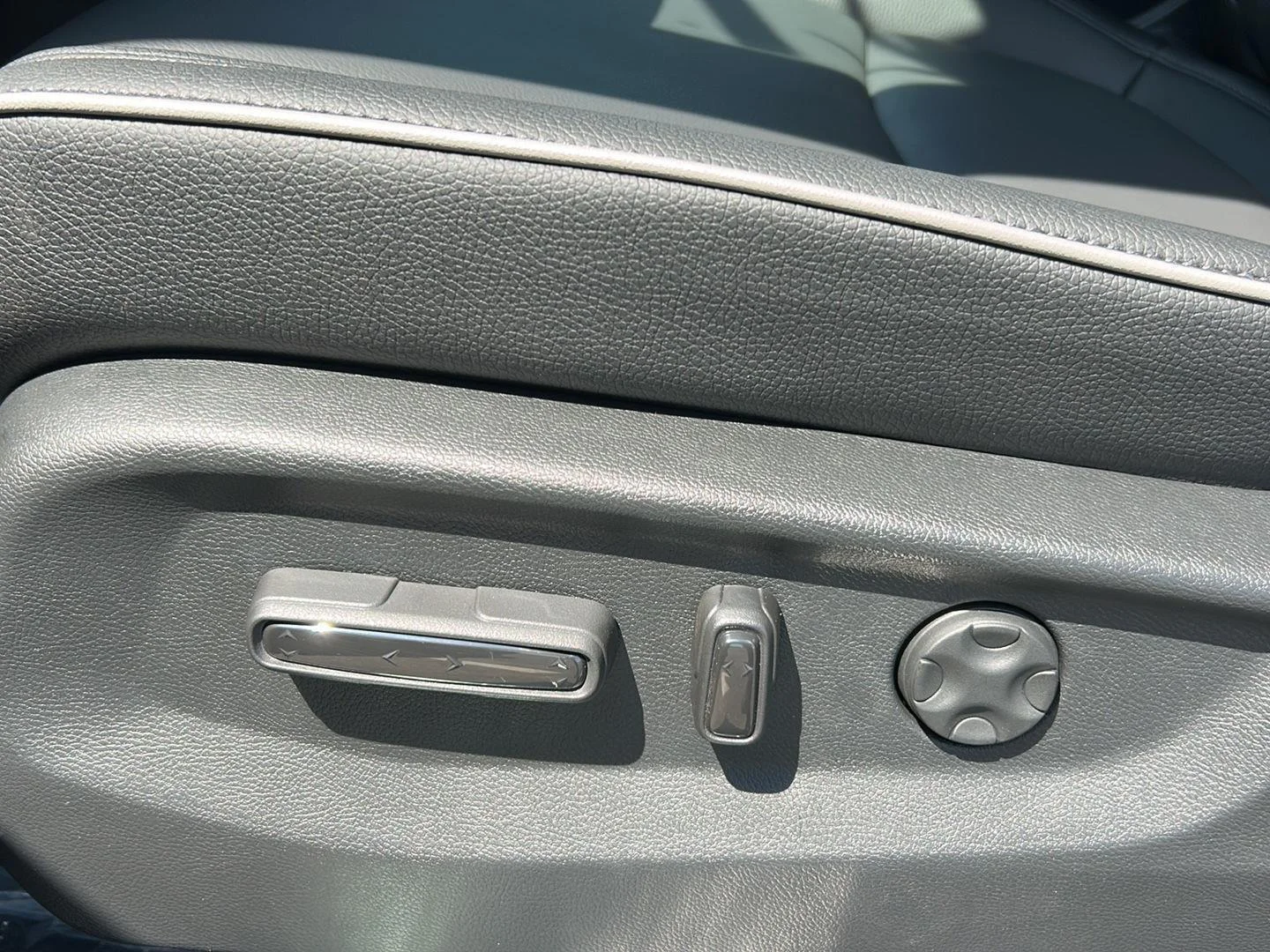 New 2026 Solar Silver Metallic Honda Touring image 13