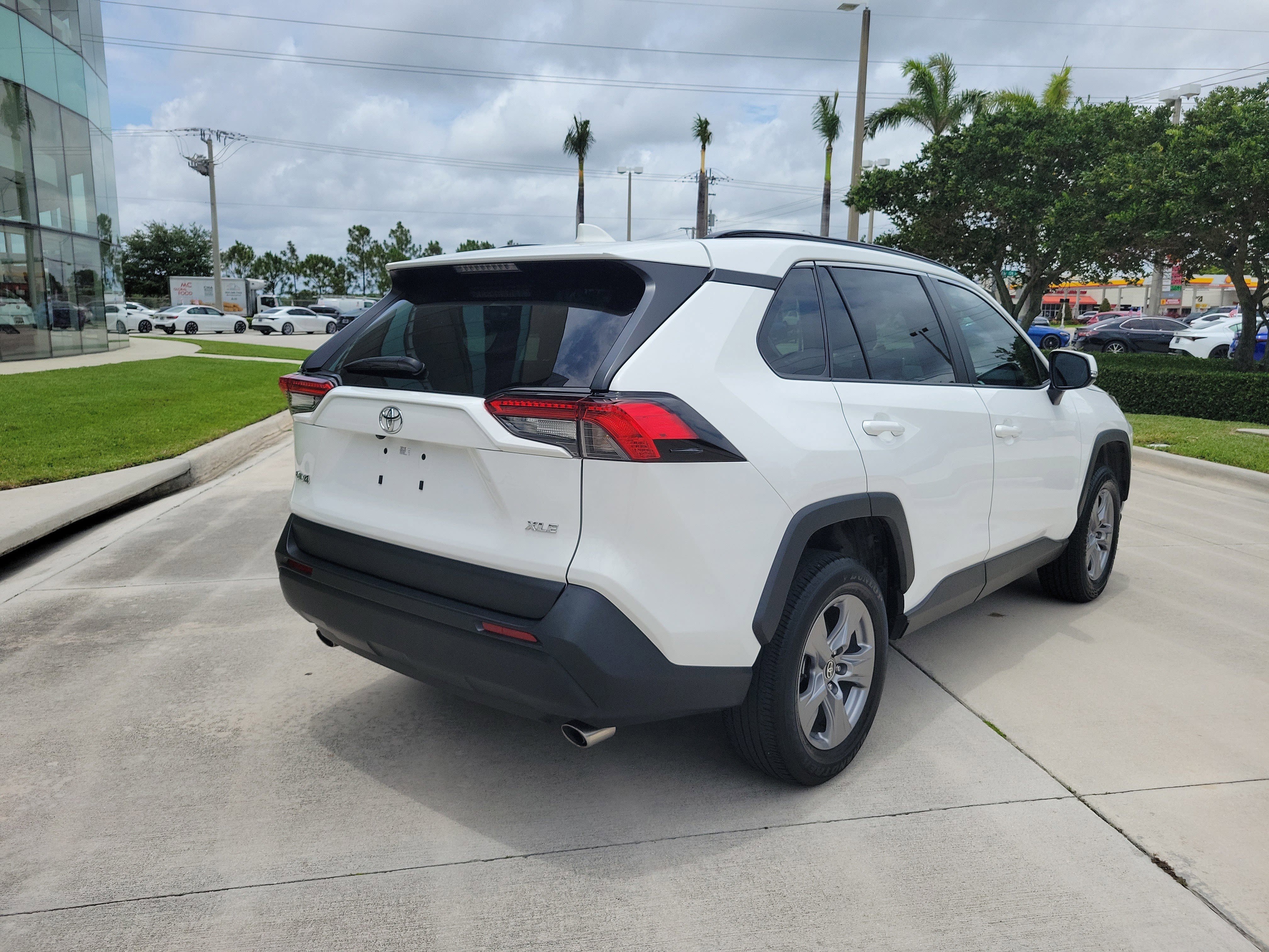 Used 2024 Ice Cap Toyota XLE image 8