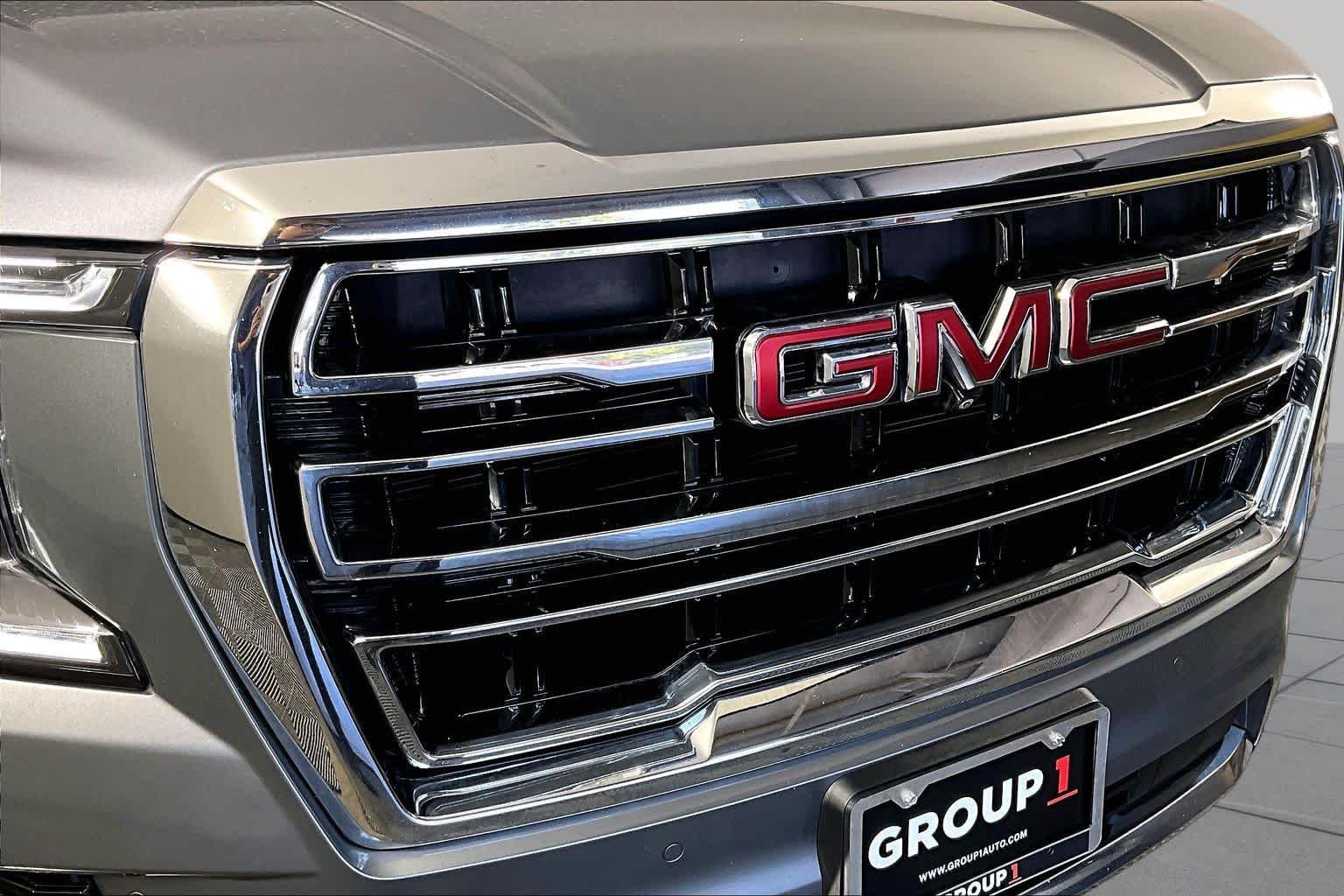 Used 2022 Satin Steel Metallic GMC SLT image 28