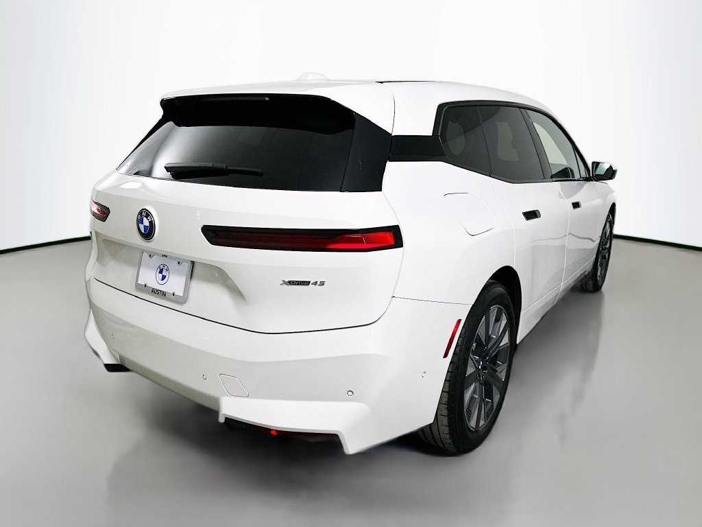 Used 2026 Alpine White BMW xDrive45 image 5